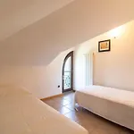 With Terrace And Stunning View Ferienhaus Stresa
