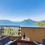With Terrace And Stunning View Ferienhaus Stresa
