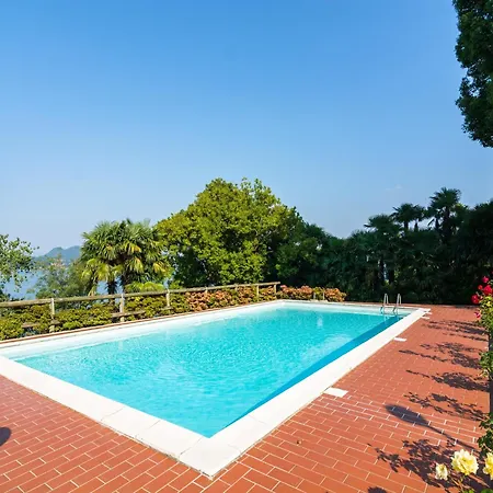 With Terrace And Stunning View Casa de Férias *