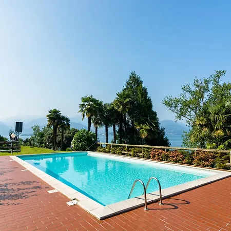 Hébergement de vacances With Terrace And Stunning View Stresa