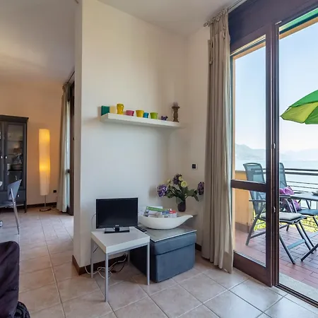 With Terrace And Stunning View Hébergement de vacances *