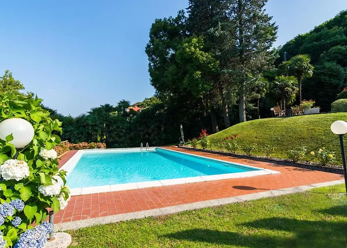 With Terrace And Stunning View Сasa de vacaciones *