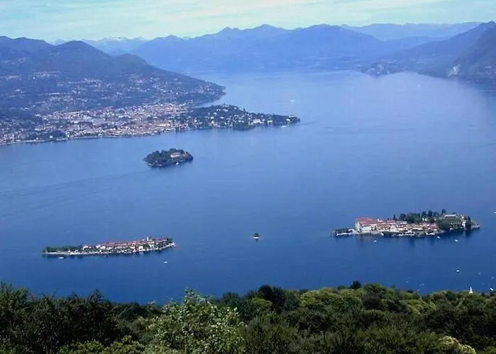 With Terrace And Stunning View Casa de Férias Stresa