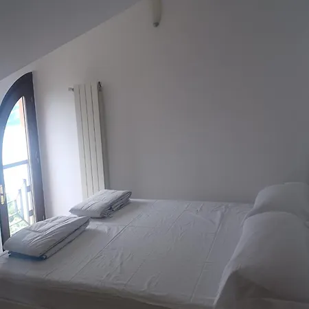 With Terrace And Stunning View Hébergement de vacances