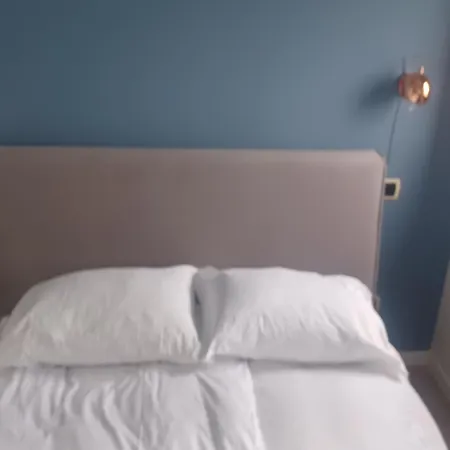 With Terrace And Stunning View Hébergement de vacances Stresa