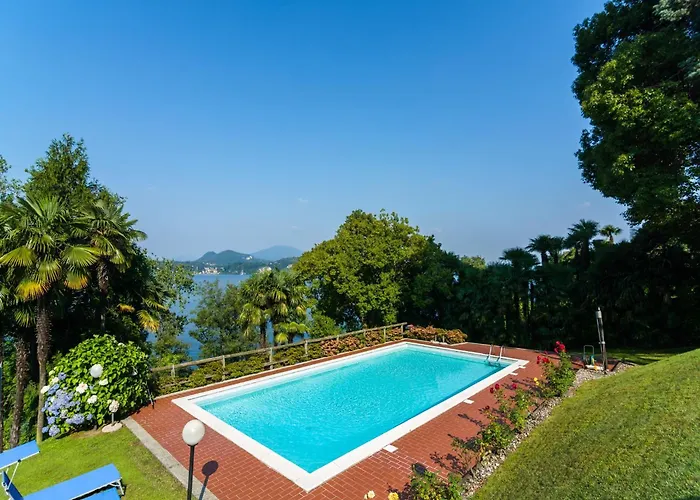 With Terrace And Stunning View Nyaraló