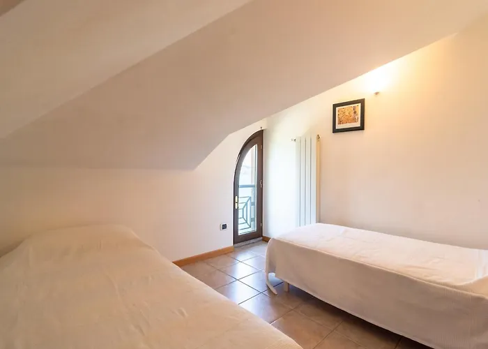 With Terrace And Stunning View Nyaraló Stresa